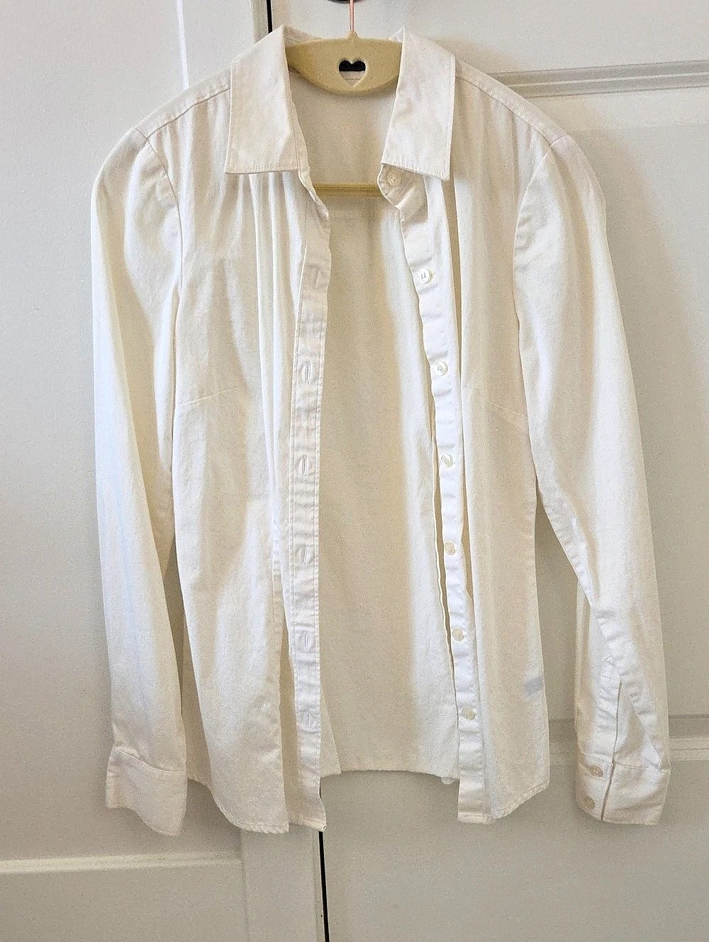 The Limited Women's Long Sleeve Button Down Shirt in Off White XS